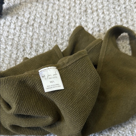 ***Out from Under Urban Outfitters Womens Green Sleeveless 2-Way Crop Top Sz M/L - Picture 2 of 4